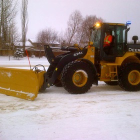 Agganis-Frontend-Loader-Snow-Plowing-01