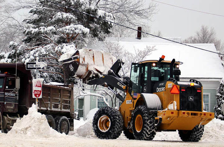 Agganis Frontend Loader Snow Plowing 06